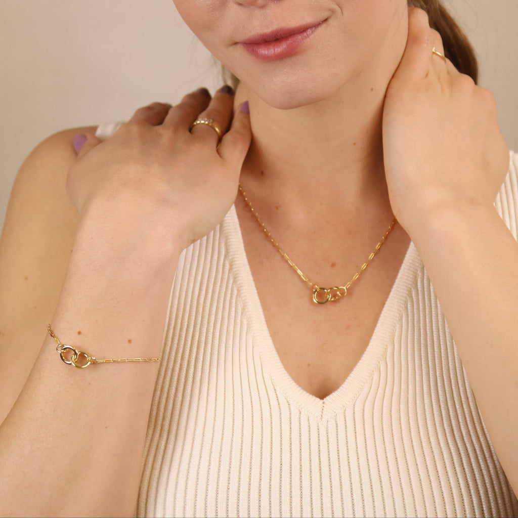 Zapestnica z medsebojno prepletenima krogoma  • 18k Gold Filled