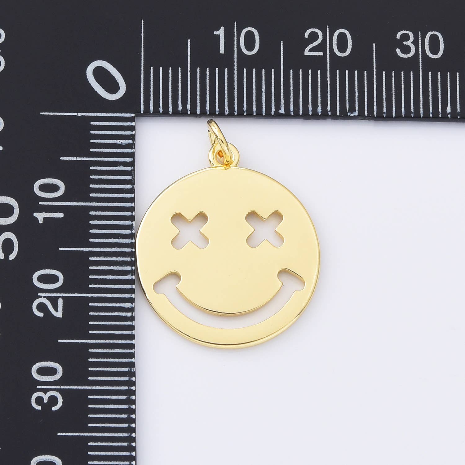 Smiley face 'emoji' pendant • 18k Gold Filled