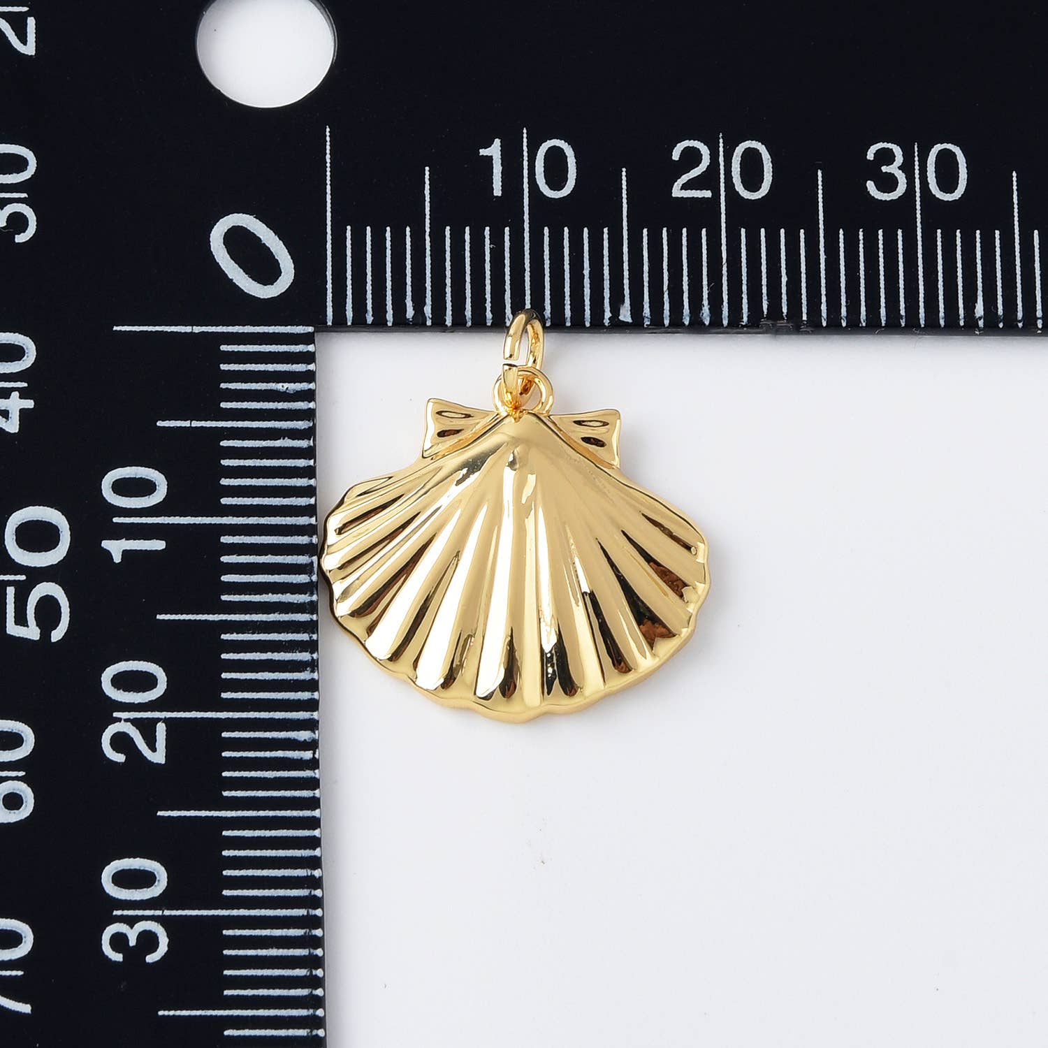 Seashell Pendant • 18k Gold Filled